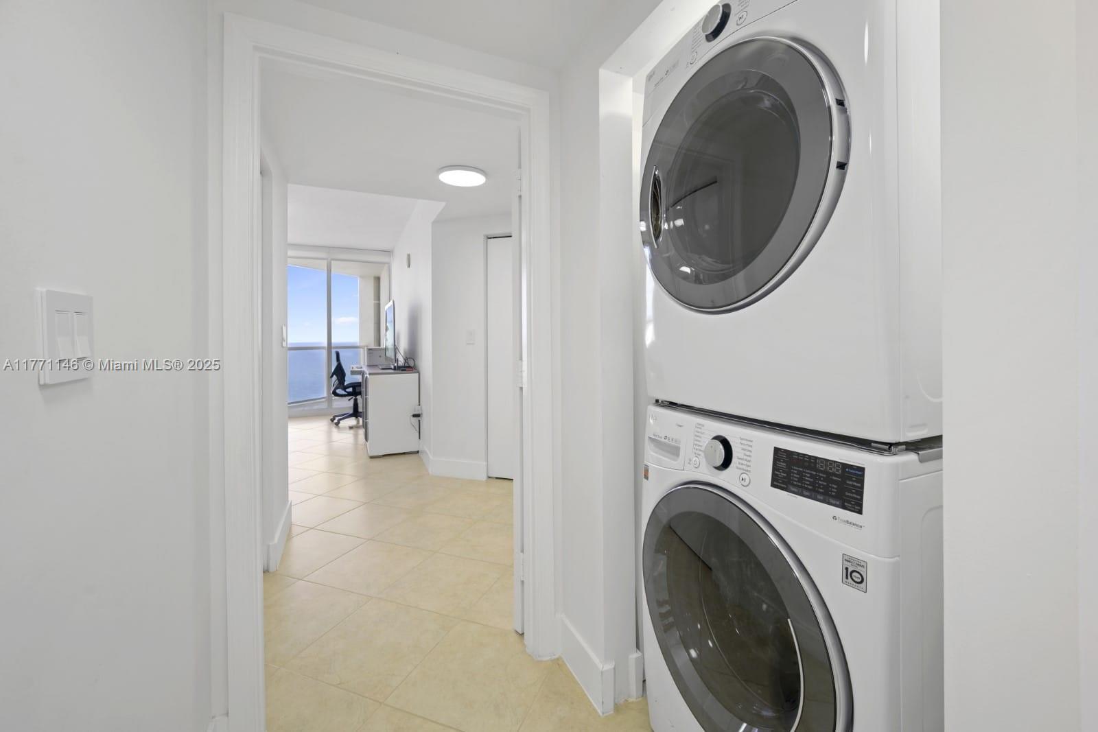 LA PERLA CONDO - Residential Lease