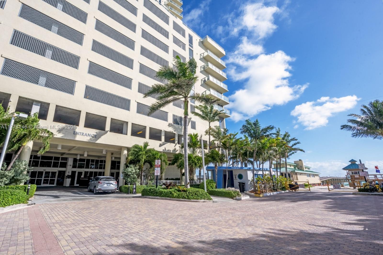 LA PERLA CONDO - Residential Lease