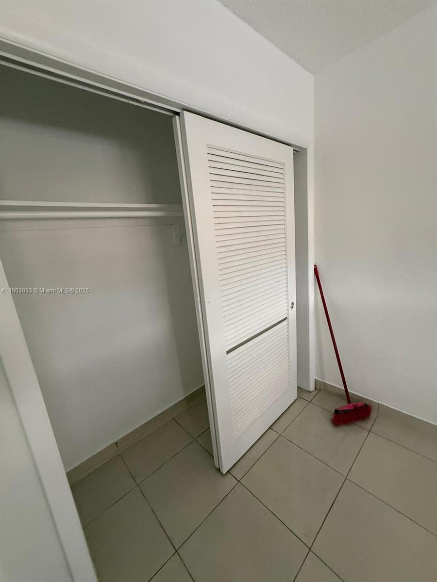 FLAMINGO LAKE - Residential Lease