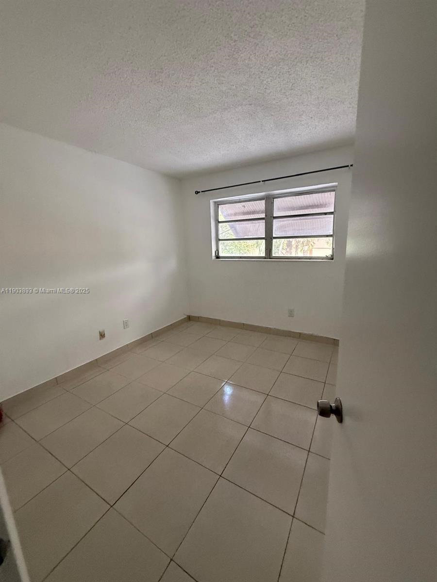 FLAMINGO LAKE - Residential Lease