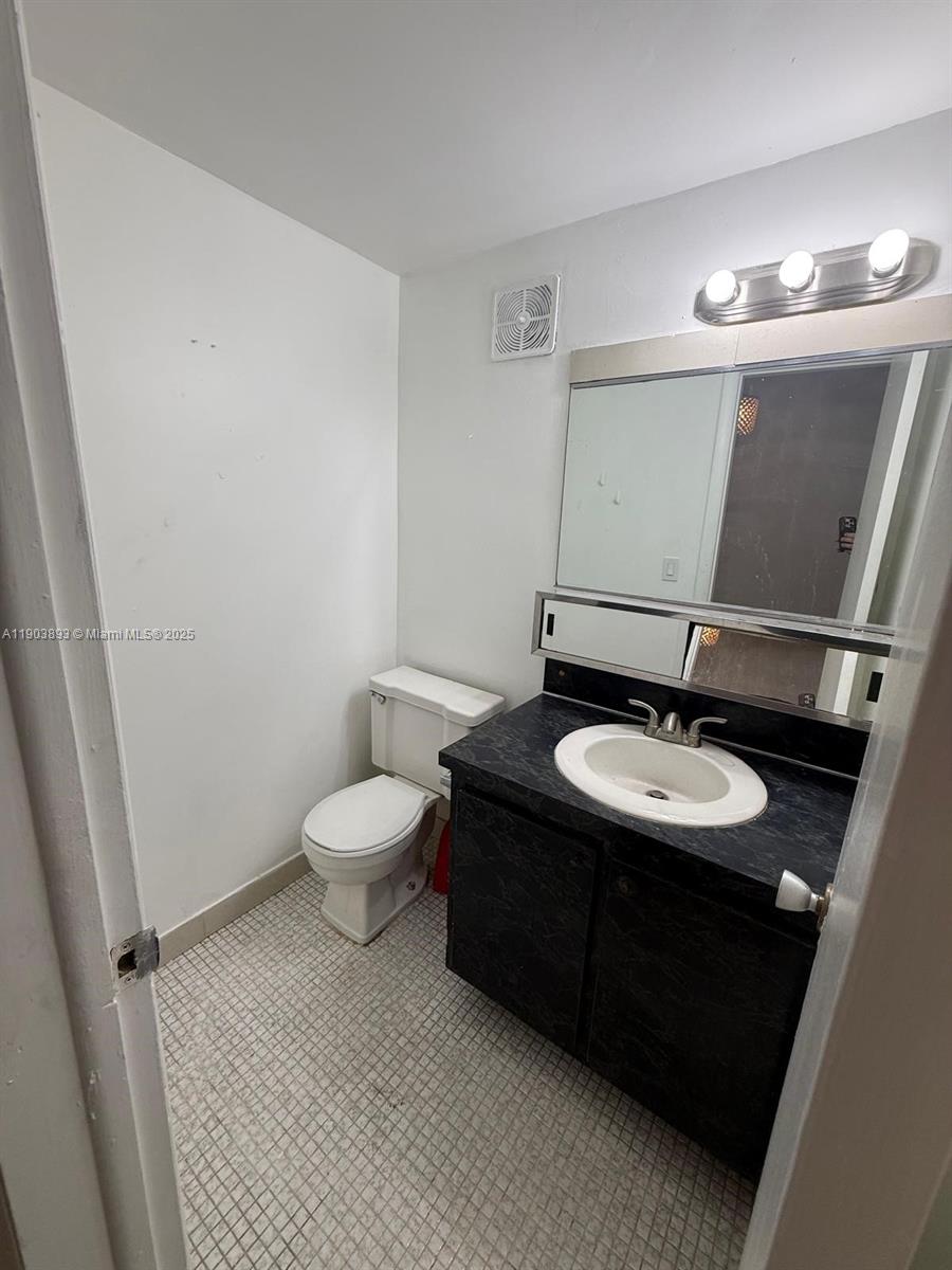 FLAMINGO LAKE - Residential Lease