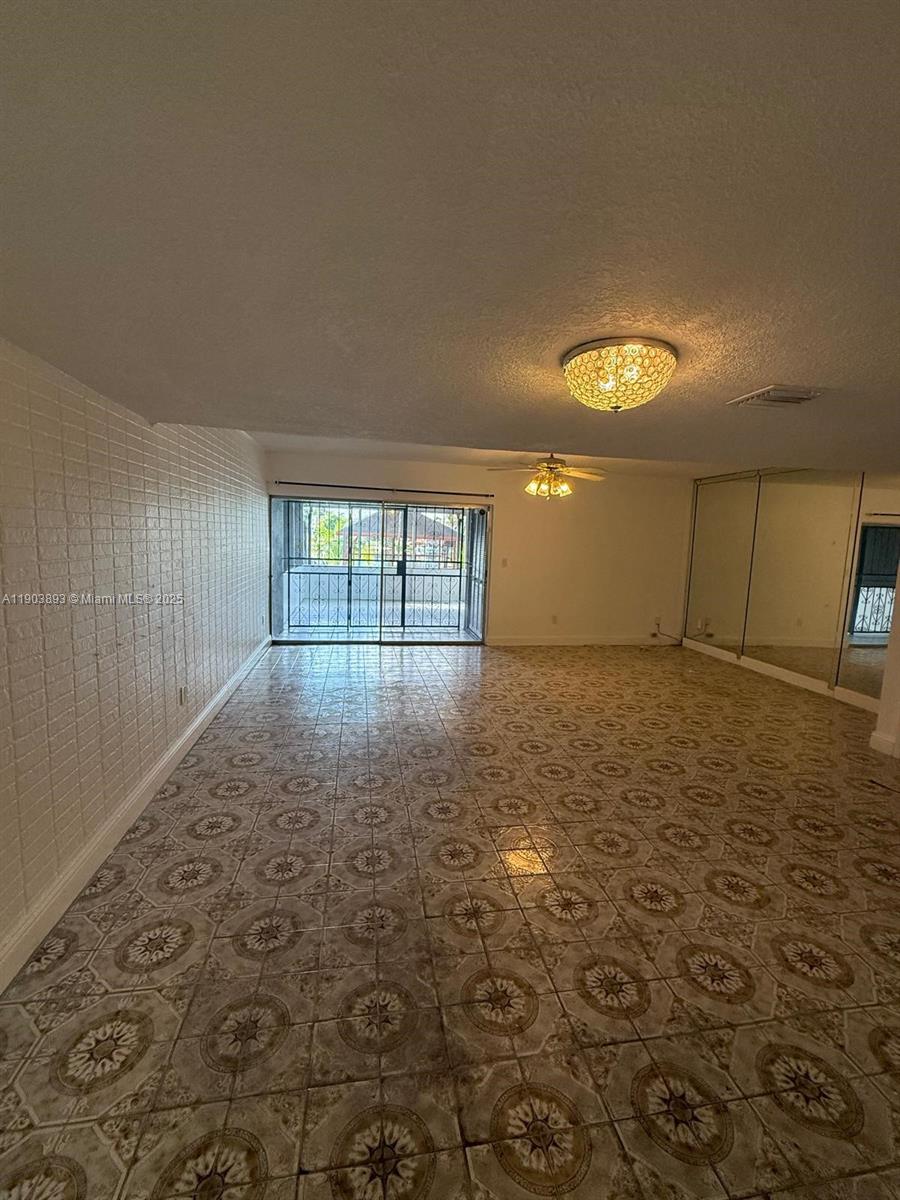 FLAMINGO LAKE - Residential Lease