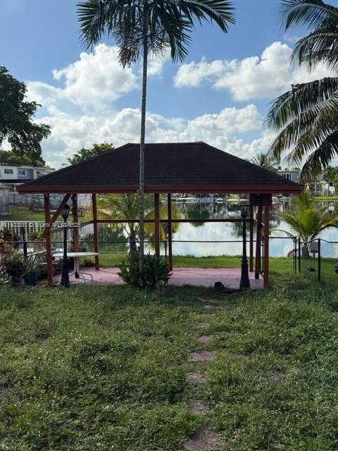 FLAMINGO LAKE - Residential Lease