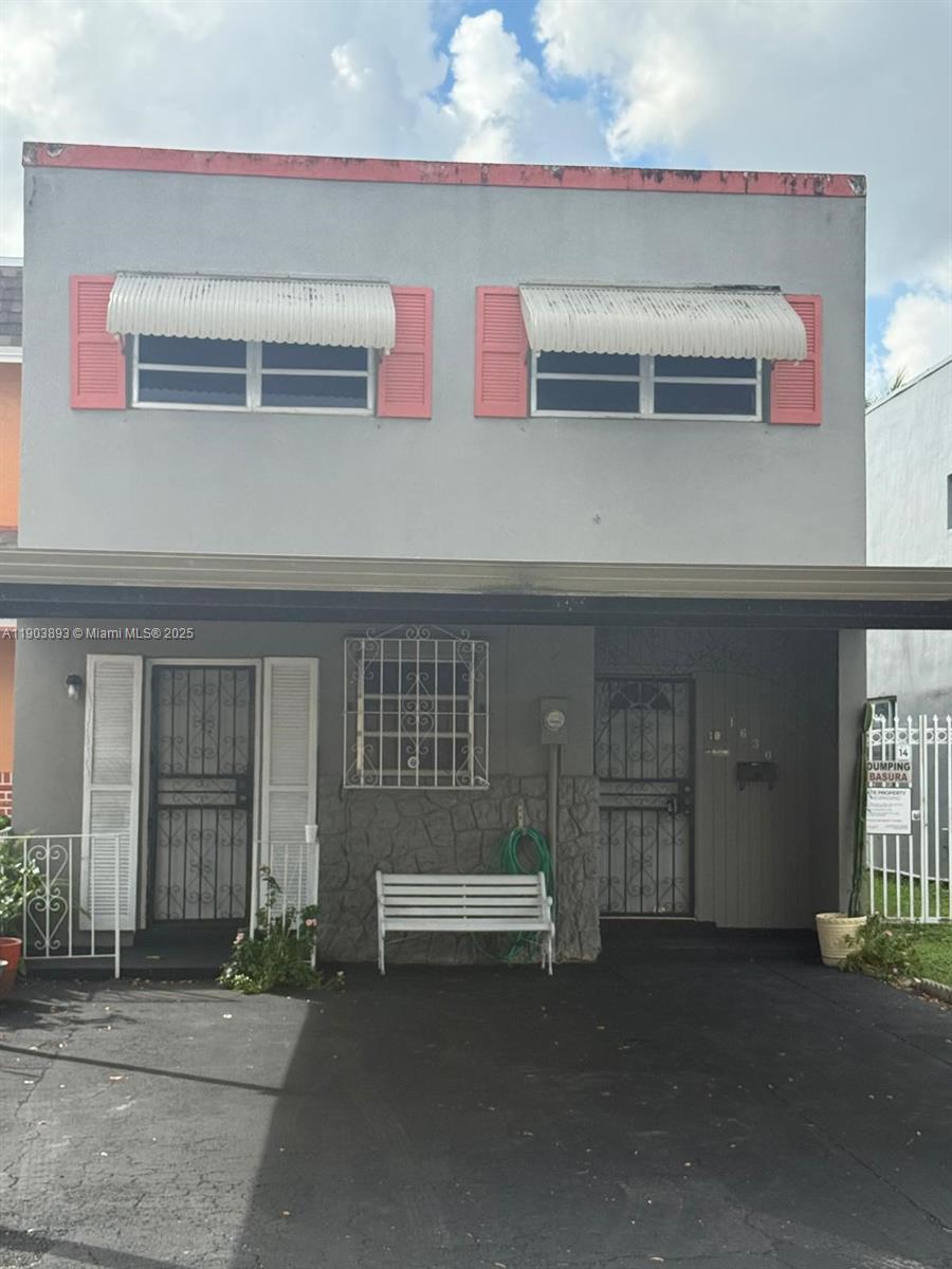 FLAMINGO LAKE - Residential Lease