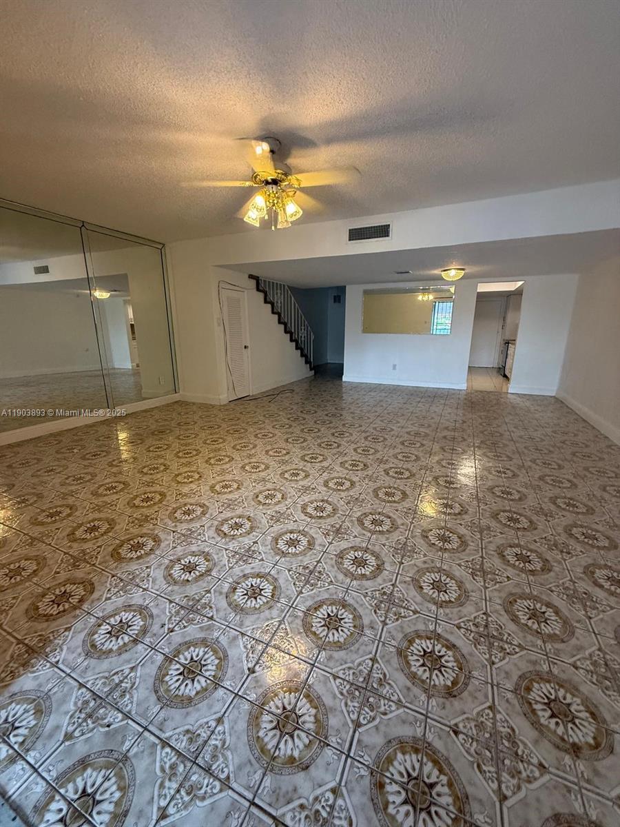 FLAMINGO LAKE - Residential Lease