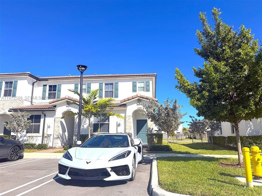 BEAUTIFUL TOWNHOME FEATURING 2 STORY, 3 BEDROOM 3 FULL BATHS LOCATED IN THE SECURED & GATED WESTVIEW COMMUNITY. THIS BANDOL DESIGN FROM LENNAR OFFERING CONTEMPORARY DESIGN WITH HIGH-END FINISHES THROUGHOUT & OPEN CONCEPT LIVING SPACE. PREFFERED CORNER UNIT FEATURES QUARTZ COUNTERTOPS, STAINLESS STEEL APPLIANCES, A LARGE ISLAND, WOOD KITCHEN CABINETS, IMPACT WINDOWS & DOORS ALL WITH ZEBRA BLINDS. THE OPEN-CONCEPT LAYOUT FLOWS INTO A PRIVATE BACKYARD WITH AN UPGRADED PAVED PATIO DECK, IDEAL FOR RELAXING & ENTERTAINING. THE SPACIOUS OWNERS SUITE INCLUDES DOUBLE SINKS & MODERN WALK-IN SHOWER. STYLISH PORCELAIN TILE FINISHES FOR ALL BATHROOMS. ENJOY THE UPSTAIRS LAUNDRY WITH INCLUDED WASHER & DRYER. RESIDENTS ENJOY ACCESS TO A COMMUNITY POOL & TWO ASSIGNED PARKING SPACES. VA ASSUMABLE LOAN.