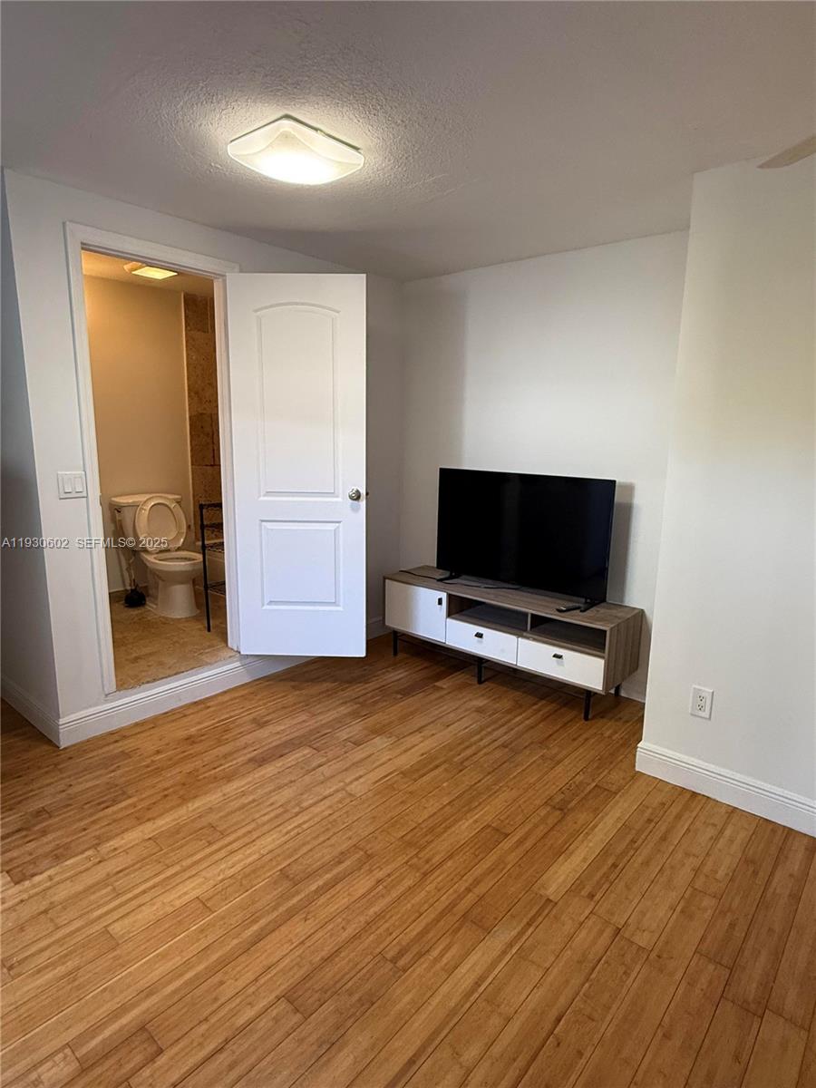 BISCAYNE BCH SUB - Residential Lease