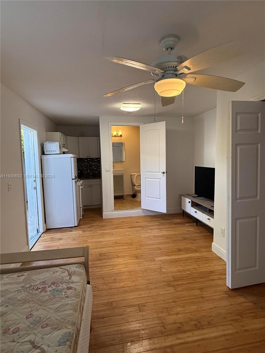 BISCAYNE BCH SUB - Residential Lease