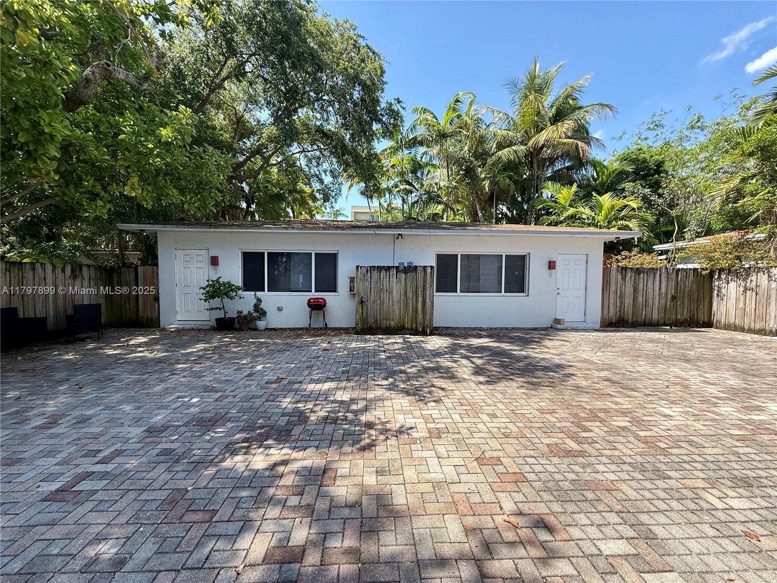 572 Ne 67th St 6, Miami, Broward County, Florida - 1 Bedrooms  
1 Bathrooms - 