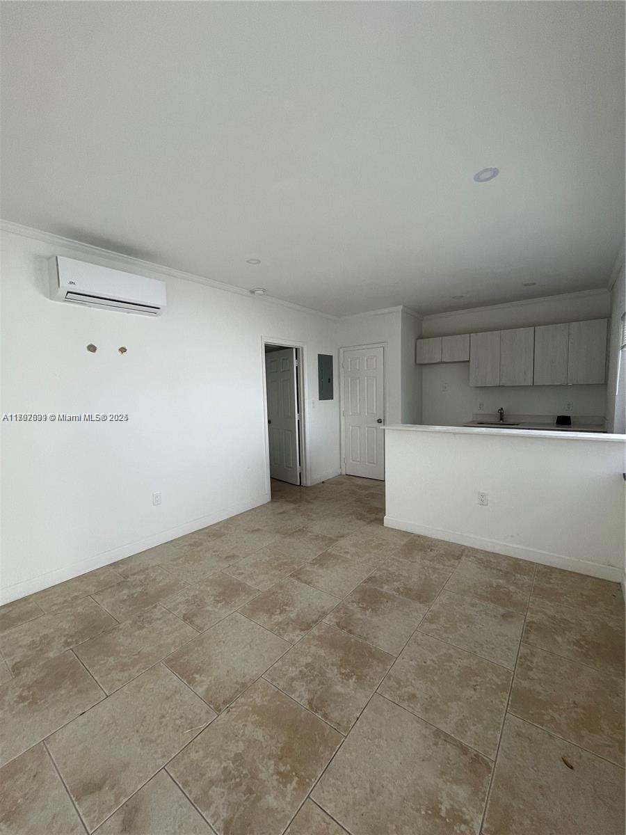 572 NE 67th St 6