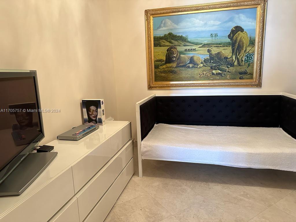 SOLIMAR CONDO - Residential