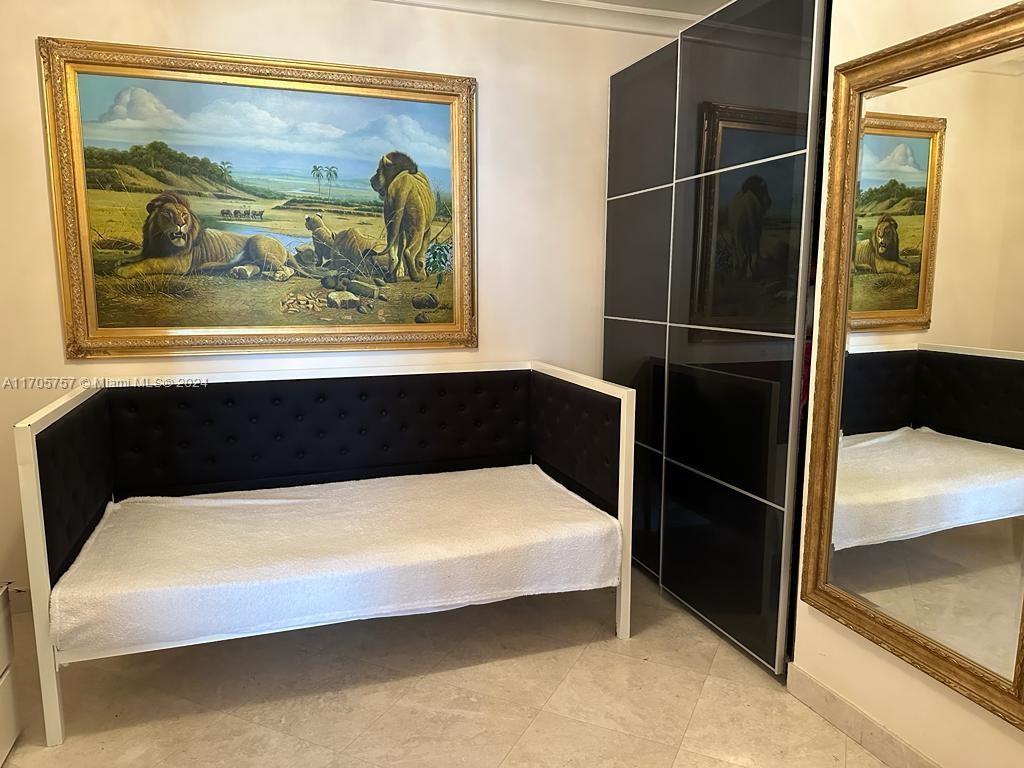 SOLIMAR CONDO - Residential