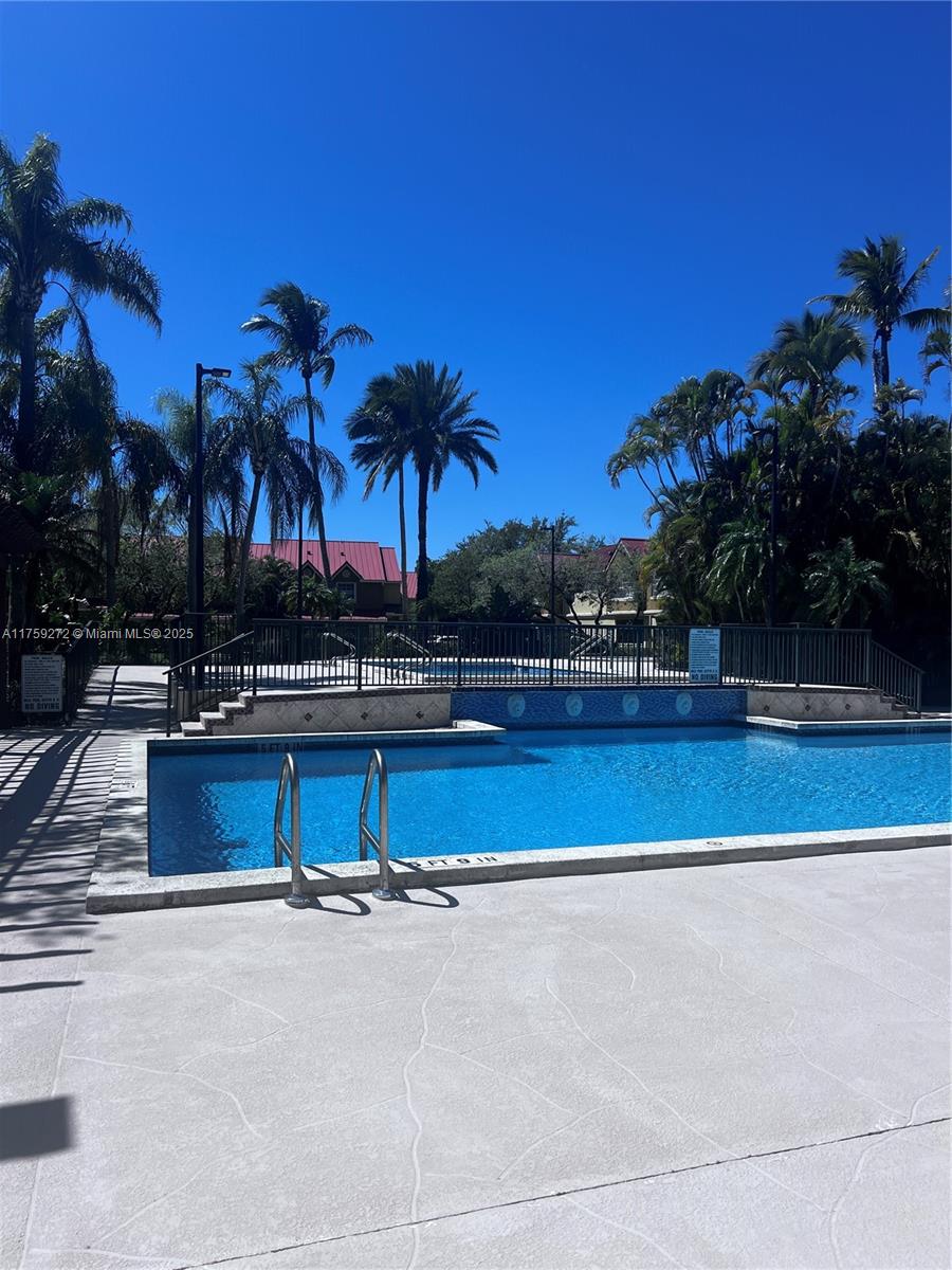 LA HACIENDA COUNTRY CLUB - Residential