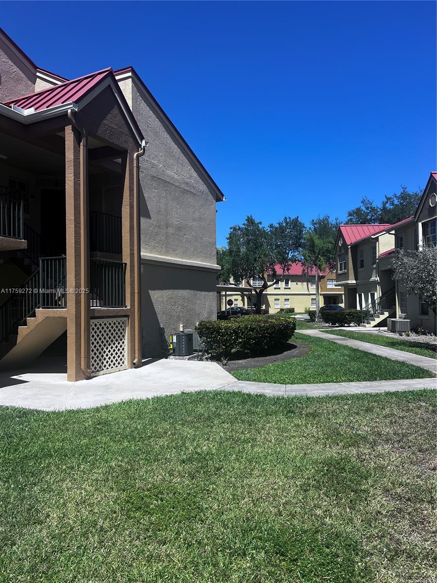 LA HACIENDA COUNTRY CLUB - Residential