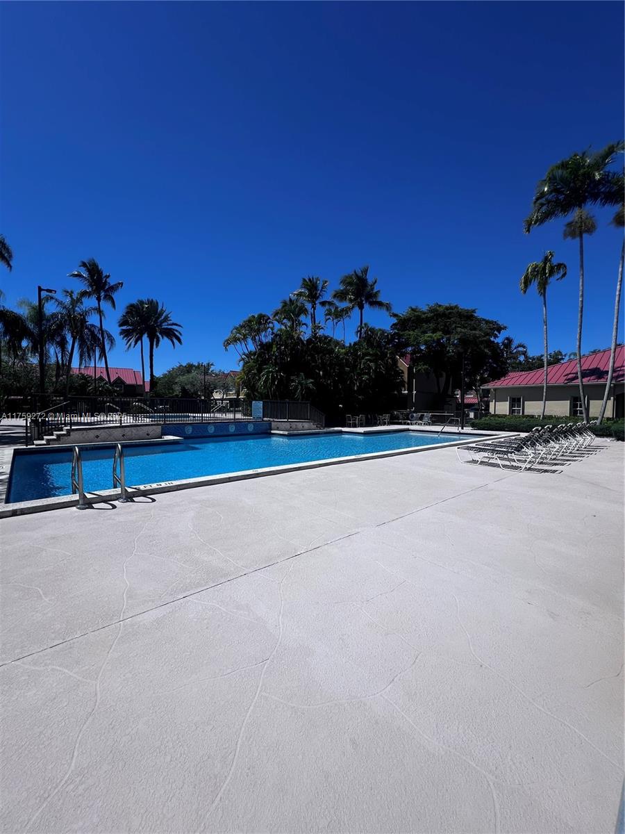 LA HACIENDA COUNTRY CLUB - Residential