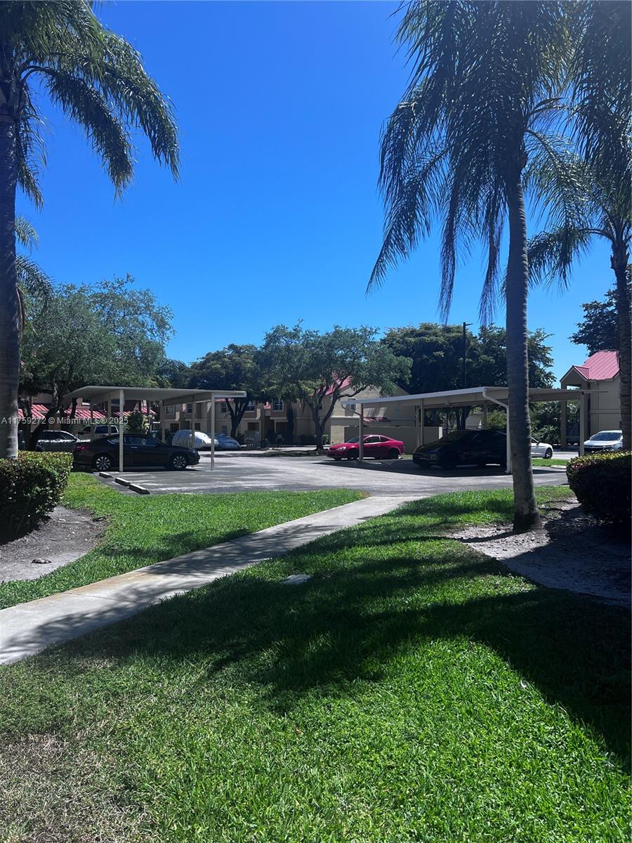 LA HACIENDA COUNTRY CLUB - Residential