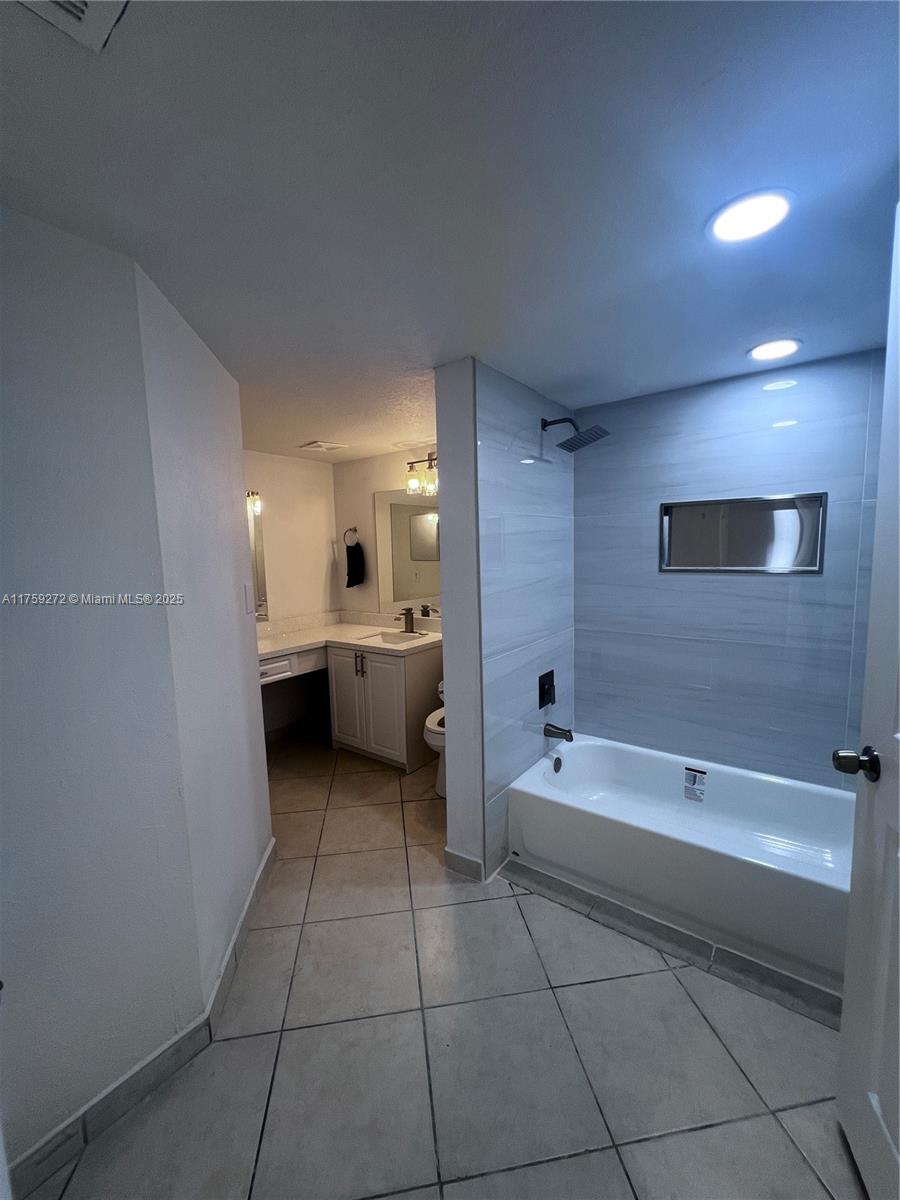 LA HACIENDA COUNTRY CLUB - Residential