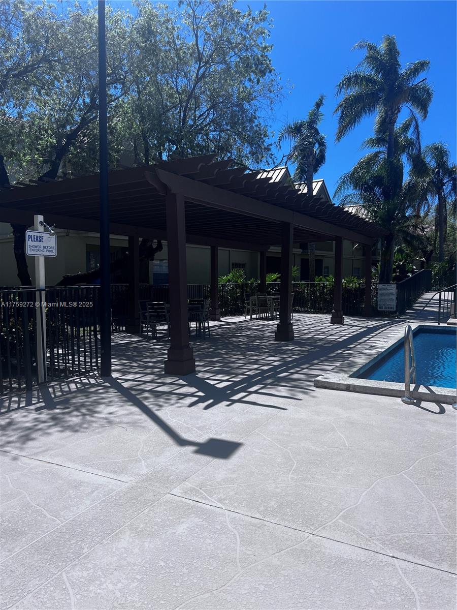 LA HACIENDA COUNTRY CLUB - Residential