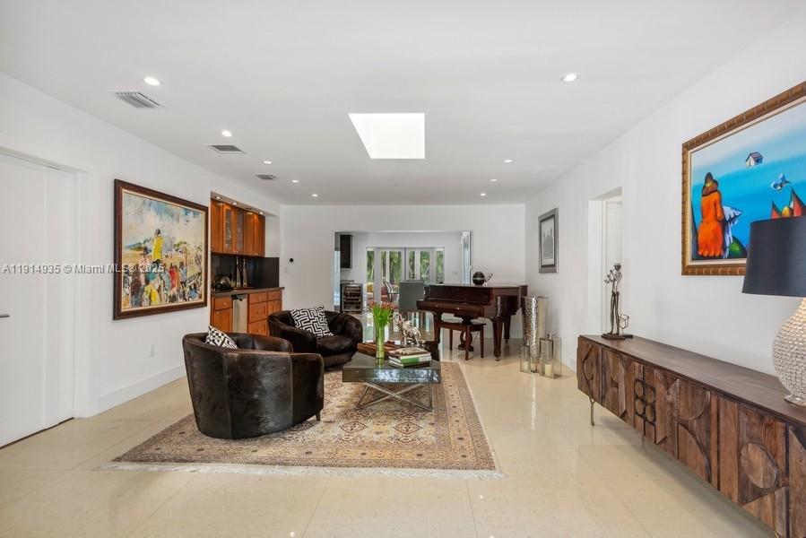 BEVERLY GARDENS - Residential