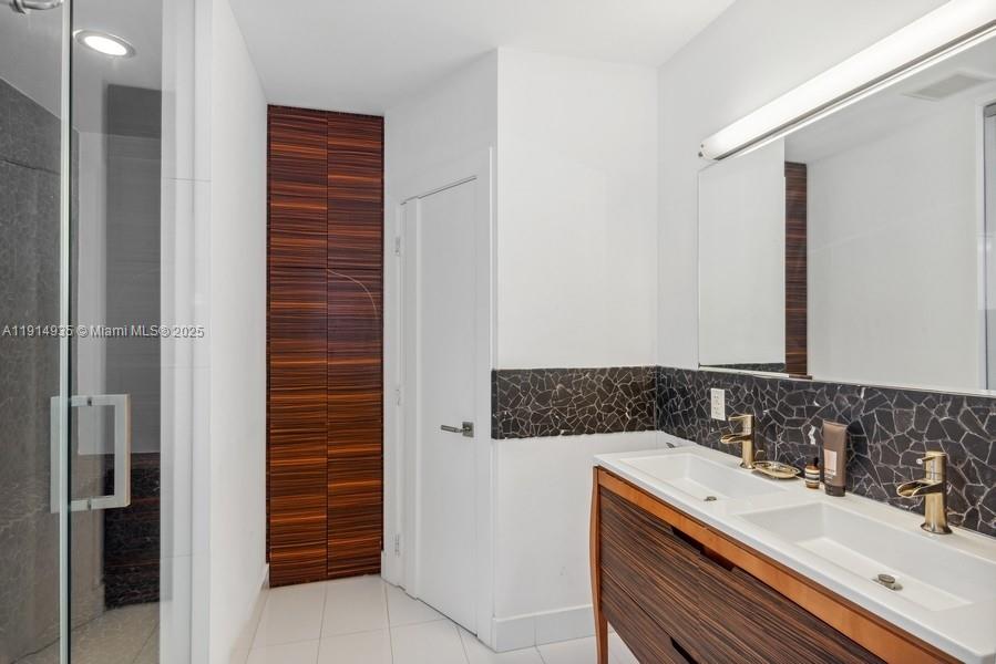 BEVERLY GARDENS - Residential