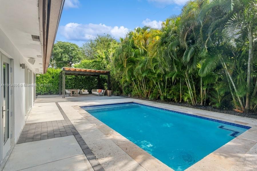 BEVERLY GARDENS - Residential