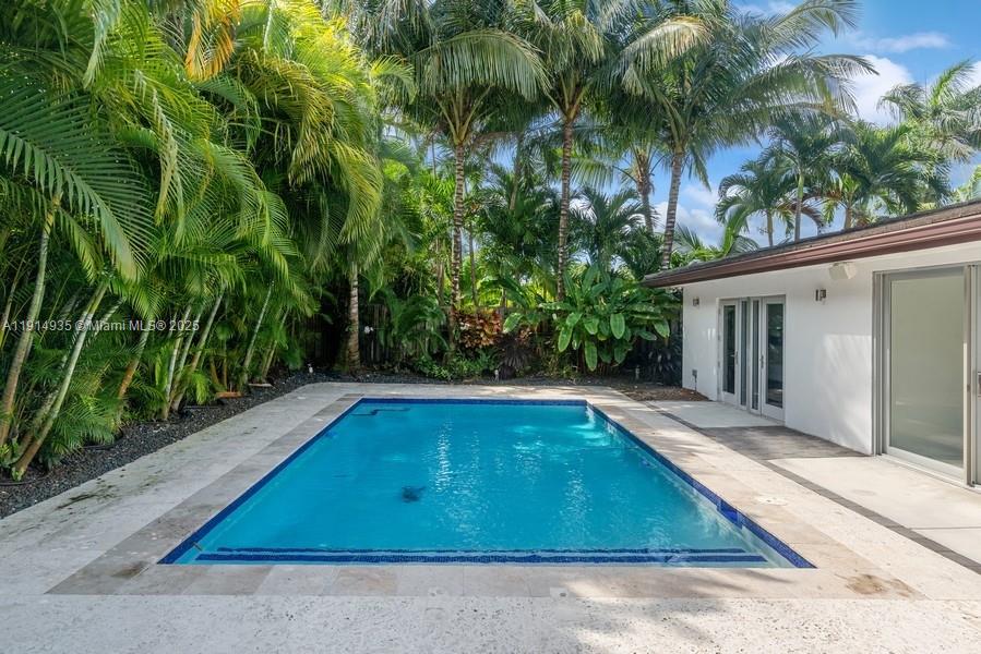 BEVERLY GARDENS - Residential