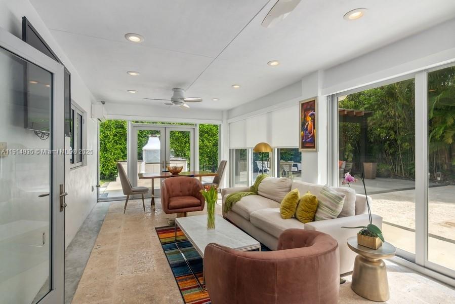 BEVERLY GARDENS - Residential