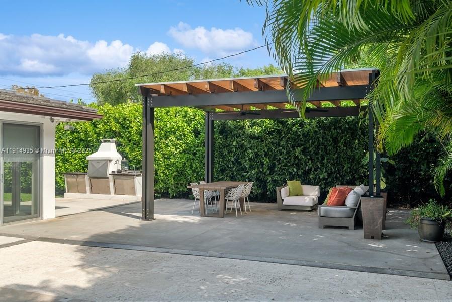 BEVERLY GARDENS - Residential