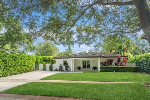 8215 SW 63rd Pl Miami FL 33143