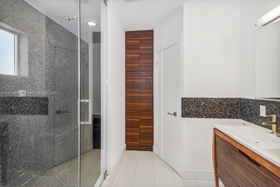 BEVERLY GARDENS - Residential