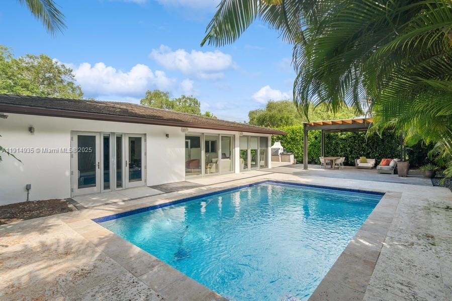 BEVERLY GARDENS - Residential