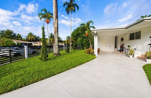 Tiny photo for 795 NE 146th St, North Miami, FL 33161 (MLS # A12005940)