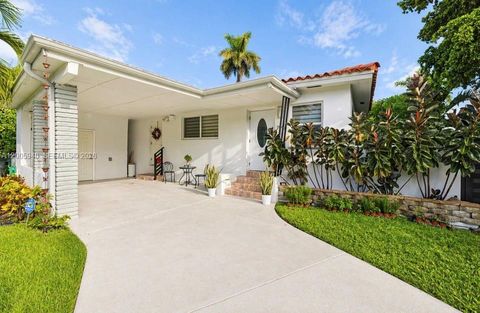 Tiny photo for 795 NE 146th St, North Miami, FL 33161 (MLS # A12005940)