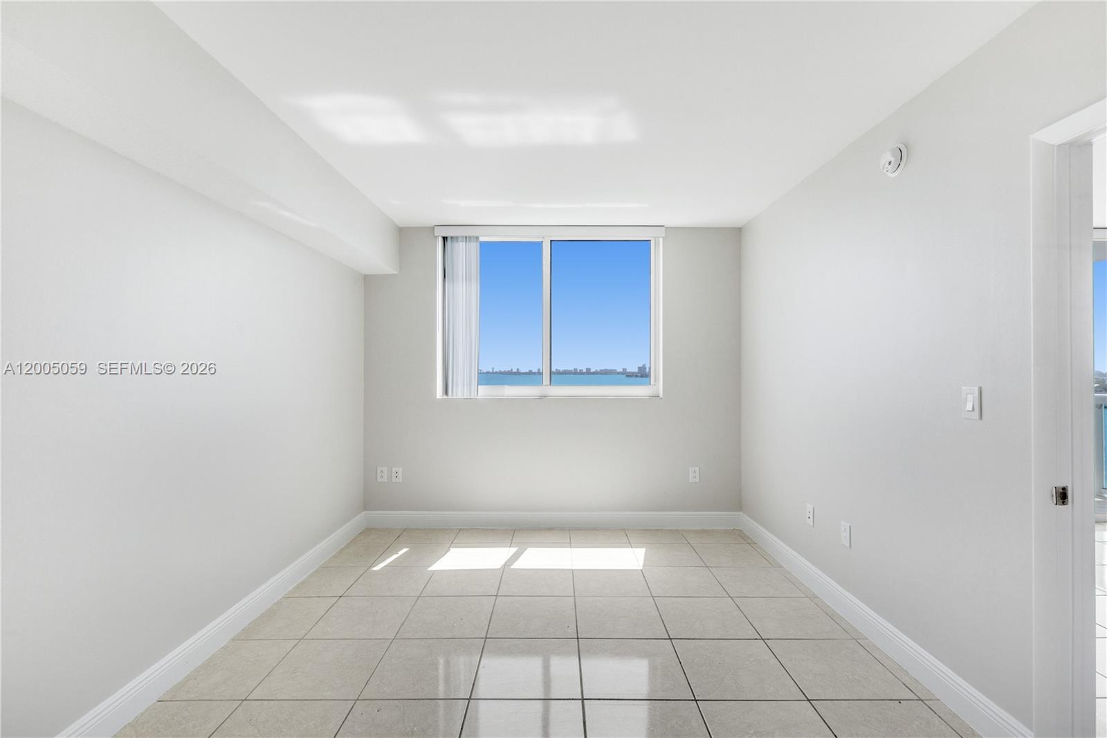 1800 CLUB CONDO - Residential Lease