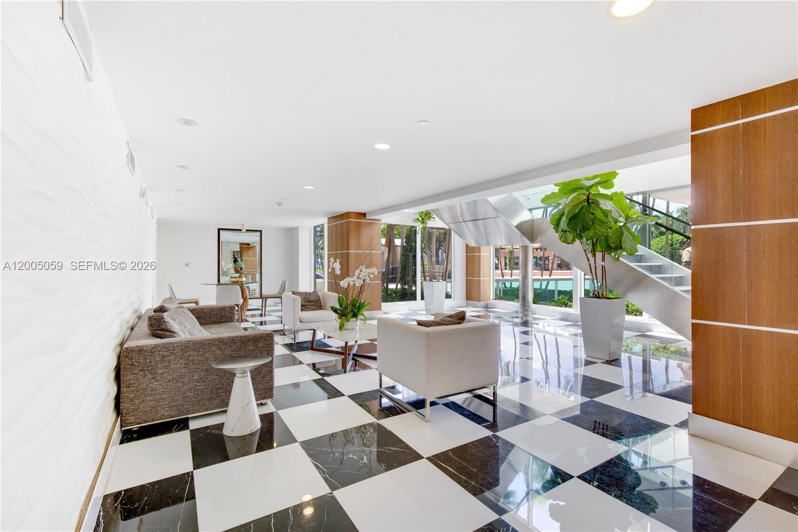 1800 CLUB CONDO - Residential Lease