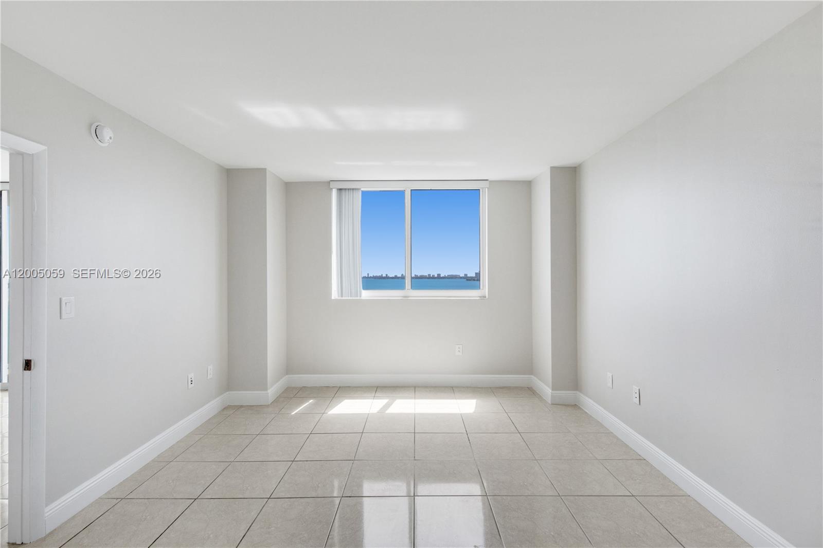 1800 CLUB CONDO - Residential Lease