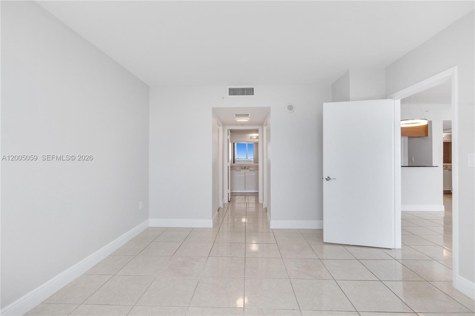 1800 CLUB CONDO - Residential Lease