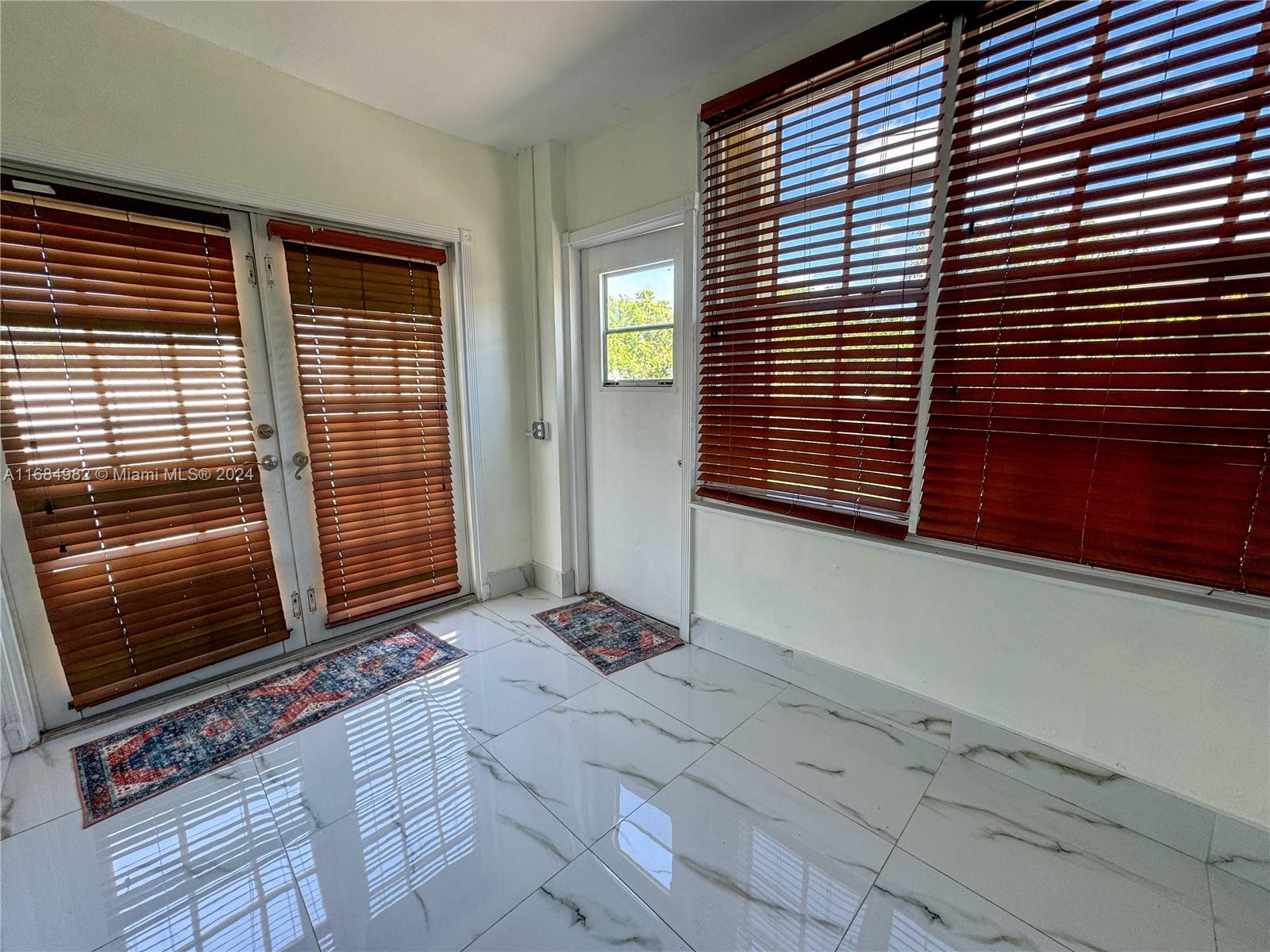 SOUTH HOLLYWOOD AMD PLAT - Residential