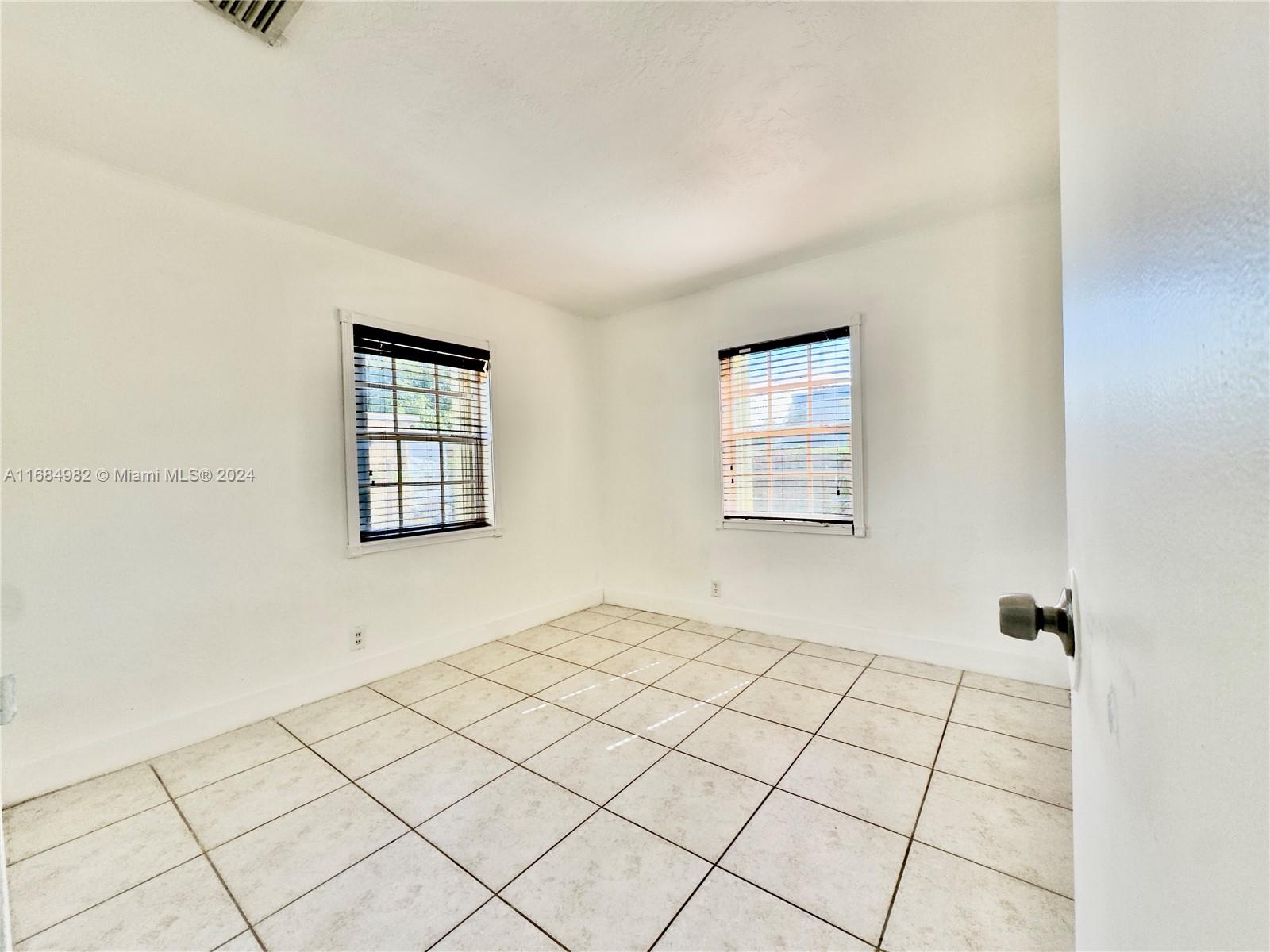 SOUTH HOLLYWOOD AMD PLAT - Residential