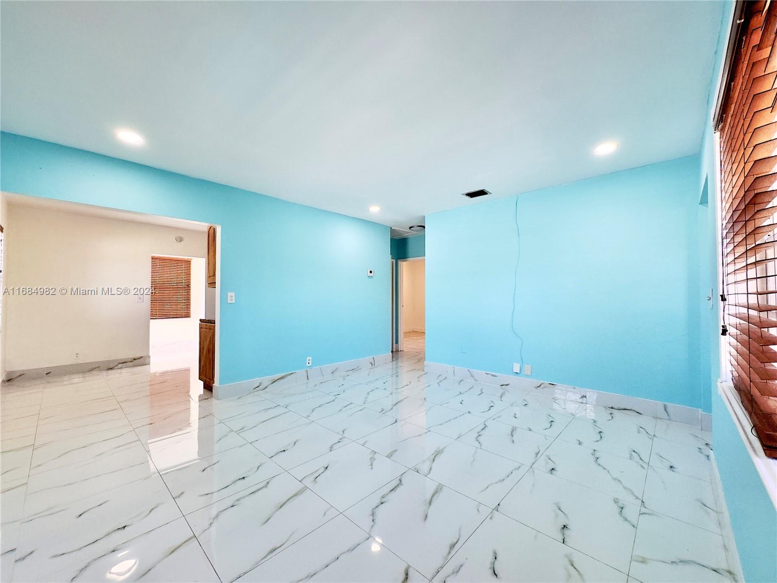 SOUTH HOLLYWOOD AMD PLAT - Residential