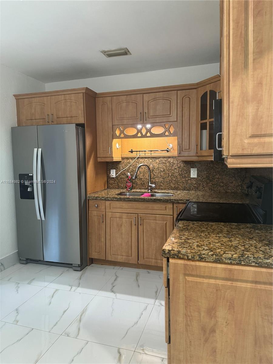 SOUTH HOLLYWOOD AMD PLAT - Residential
