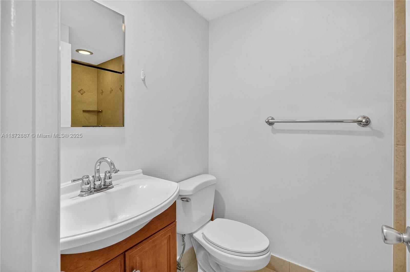 MILLER SIXTY-SEVEN TOWNHO - Residential Lease