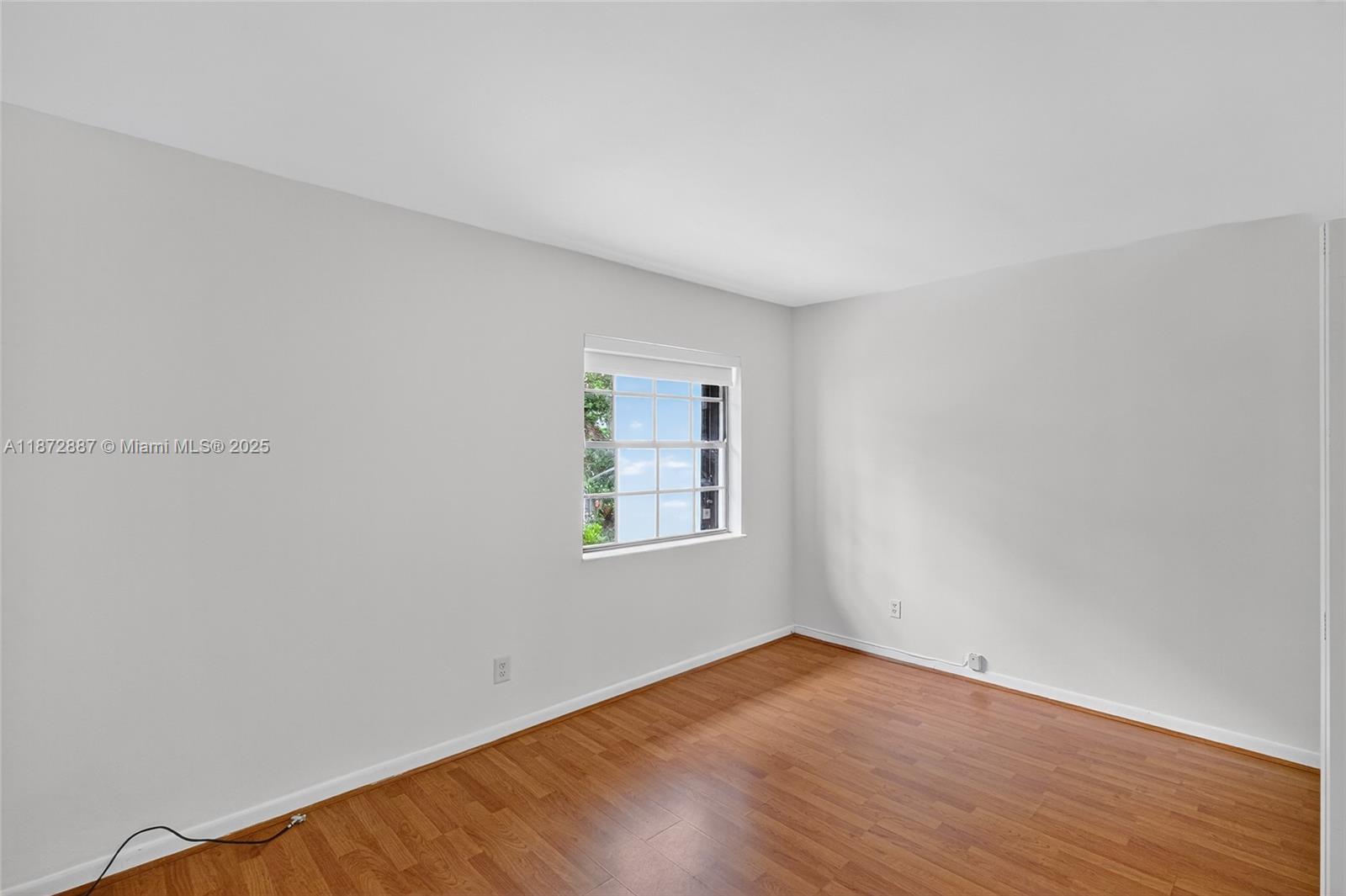 MILLER SIXTY-SEVEN TOWNHO - Residential Lease