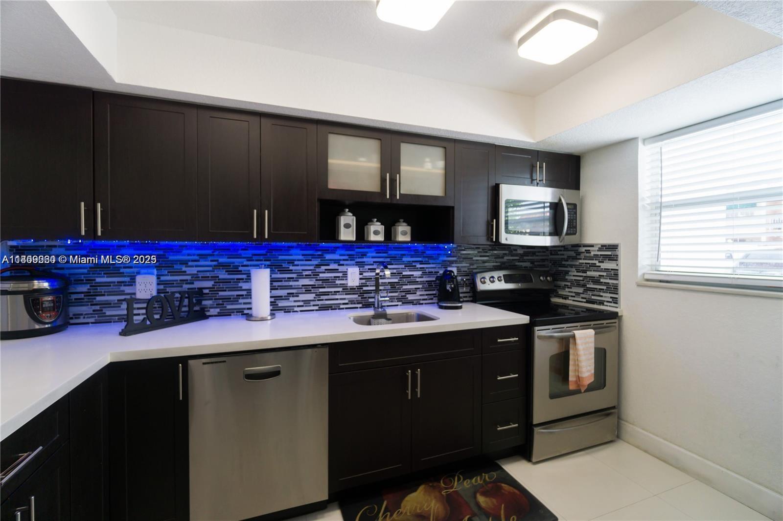 845 W 79th Pl 845