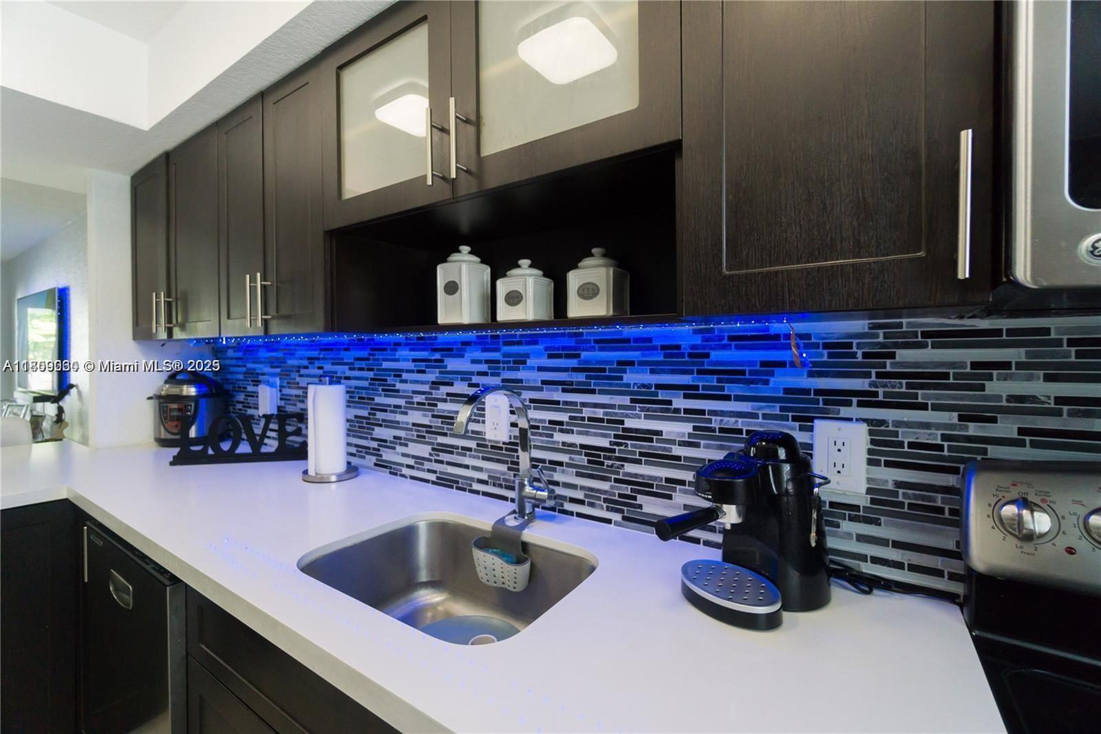 845 W 79th Pl 845