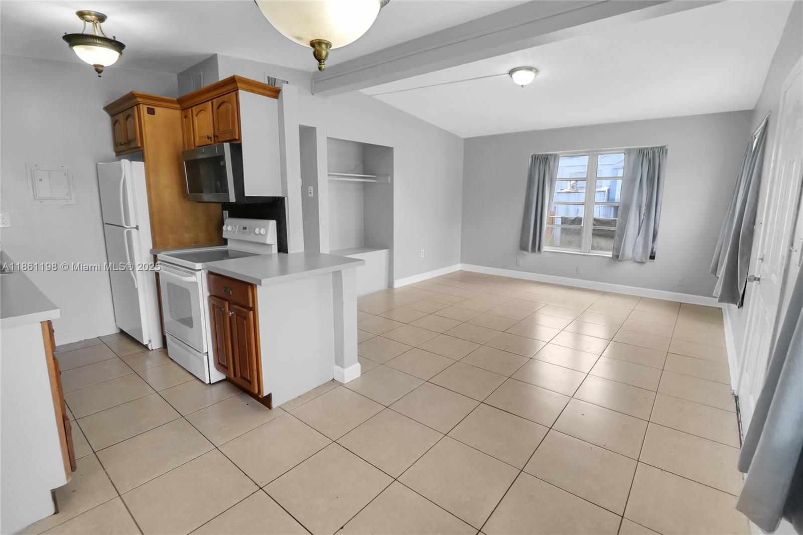 BOULEVARD GARDENS - Residential Lease