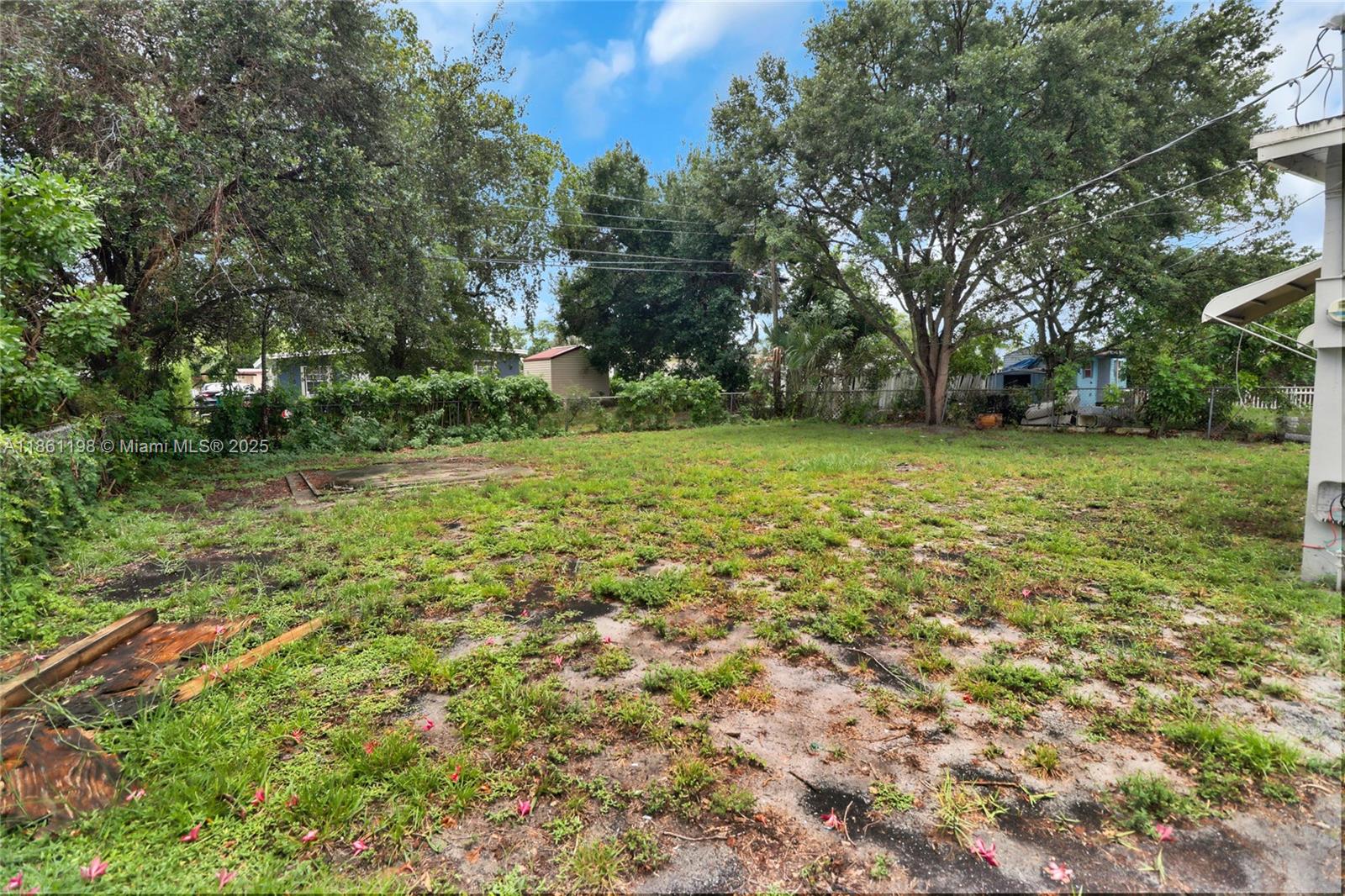 BOULEVARD GARDENS - Residential Lease