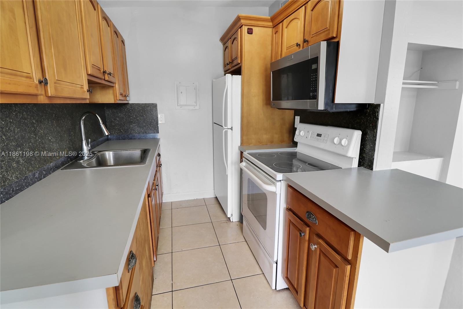 BOULEVARD GARDENS - Residential Lease