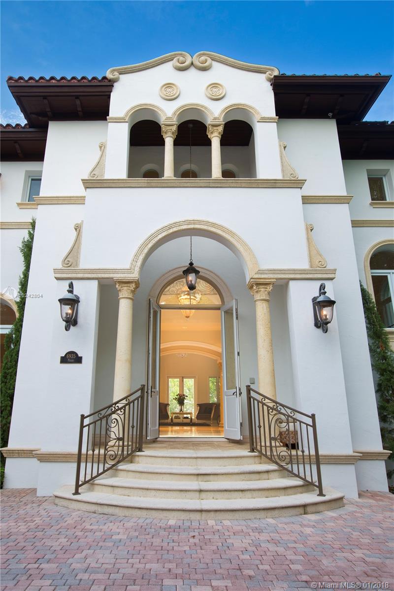 Cocoplum Yacht Club - Residential