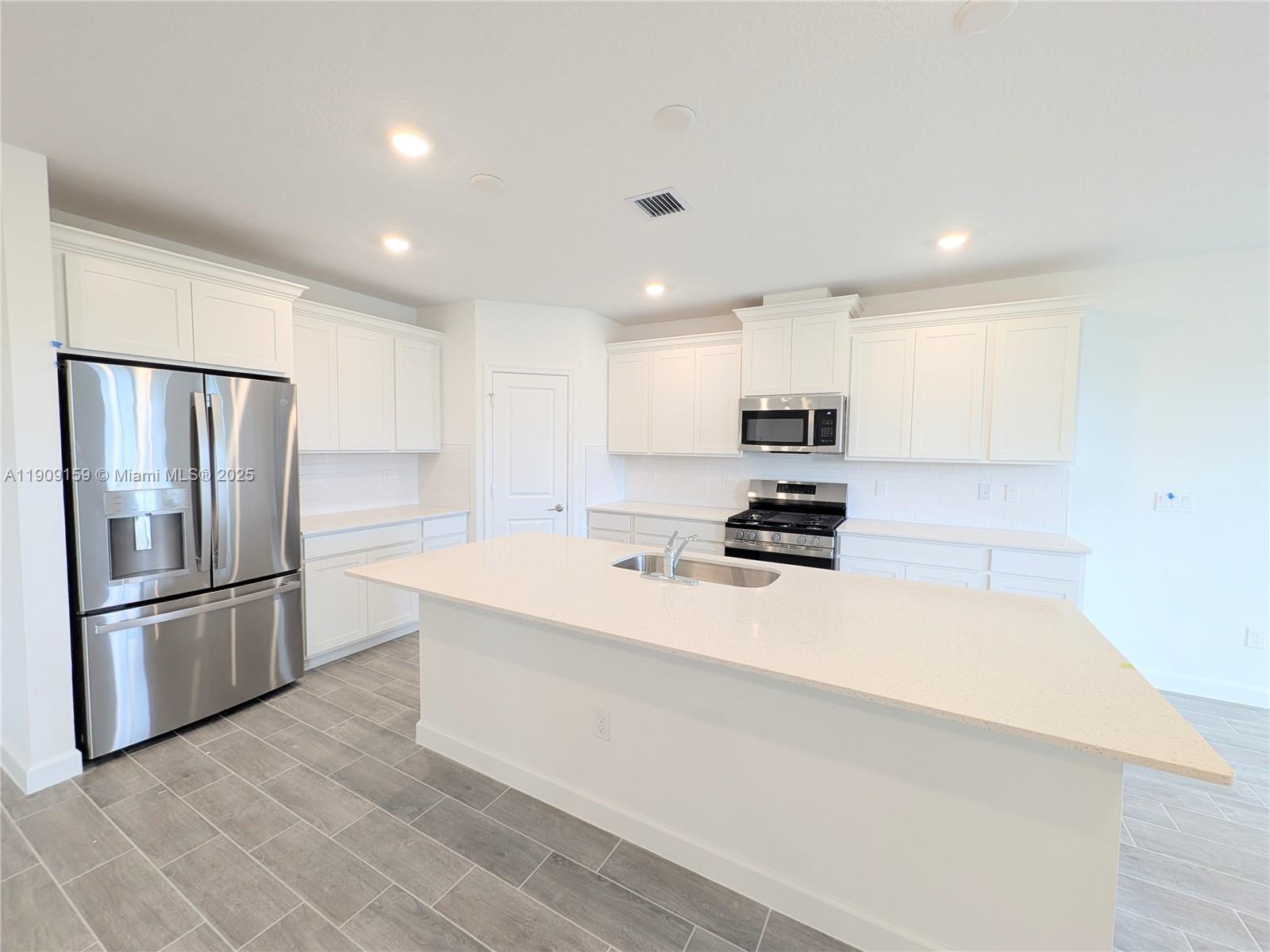 ARDEN PUD POD D NORTHEAST - Residential Lease